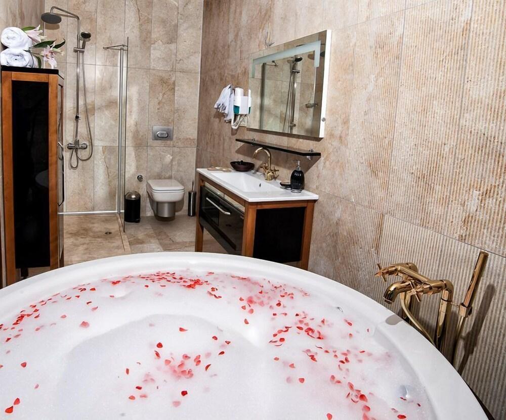 La Petra Hotel Izmir Zewnętrze zdjęcie